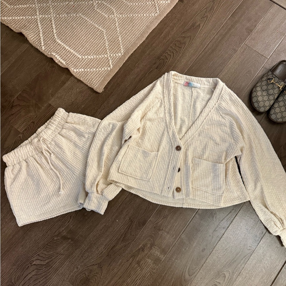 FREE PEOPLE Cream Cardigan and Shorts Set STRETCHY beach wear